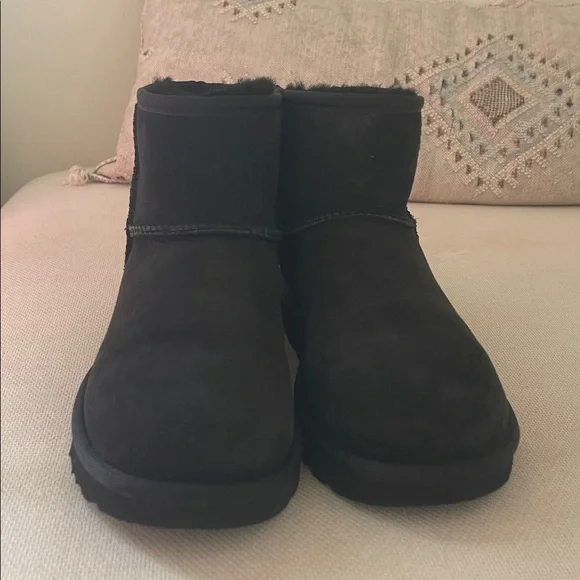 UGG CLASSIC MINI BOOTS - Picture 2 of 10